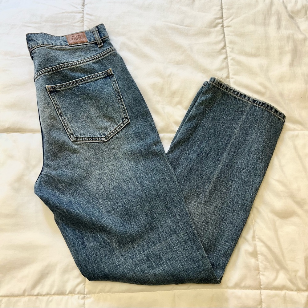 BDG Loose Straight Distressed Jeans